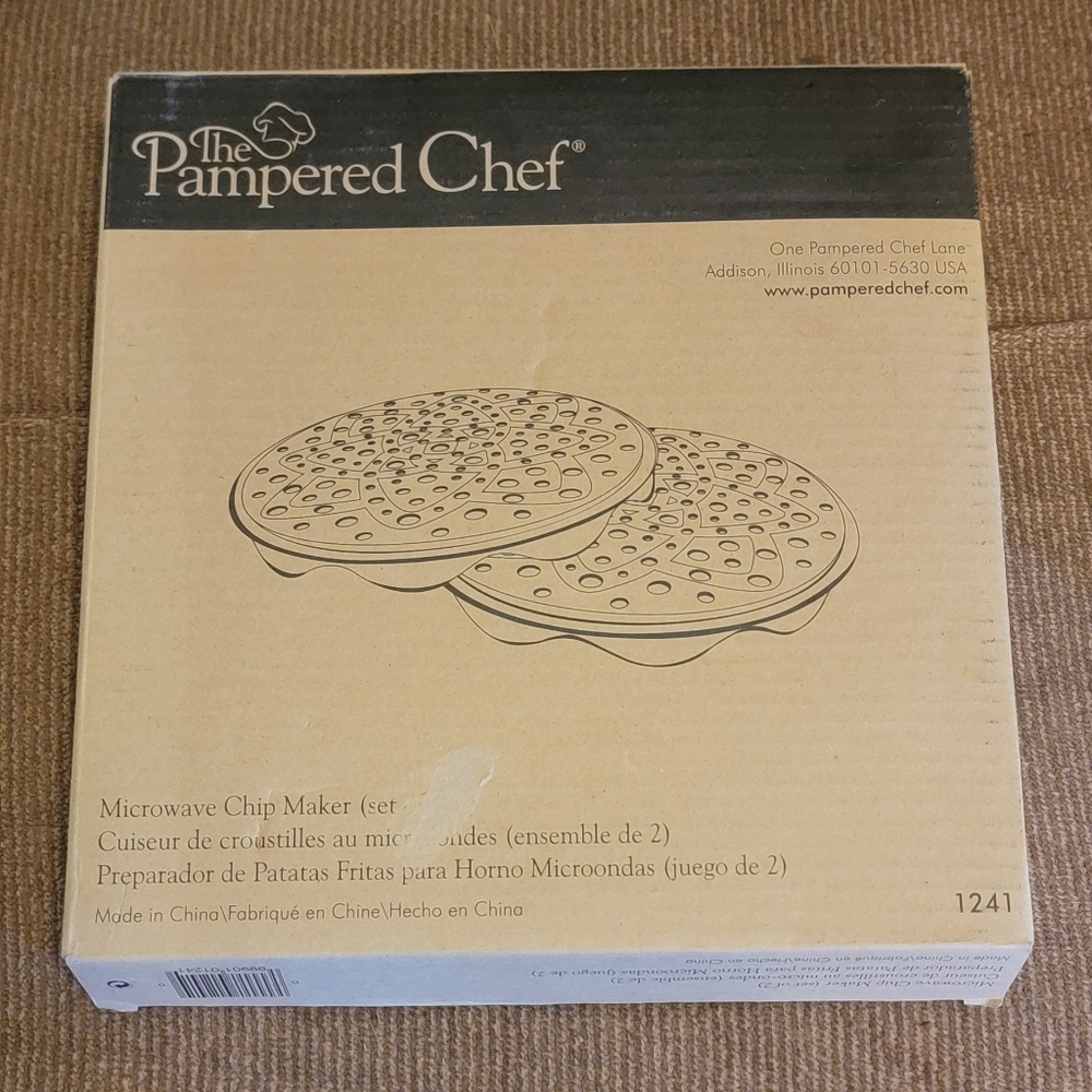 NEW Pampered Chef Microwave Chip Maker